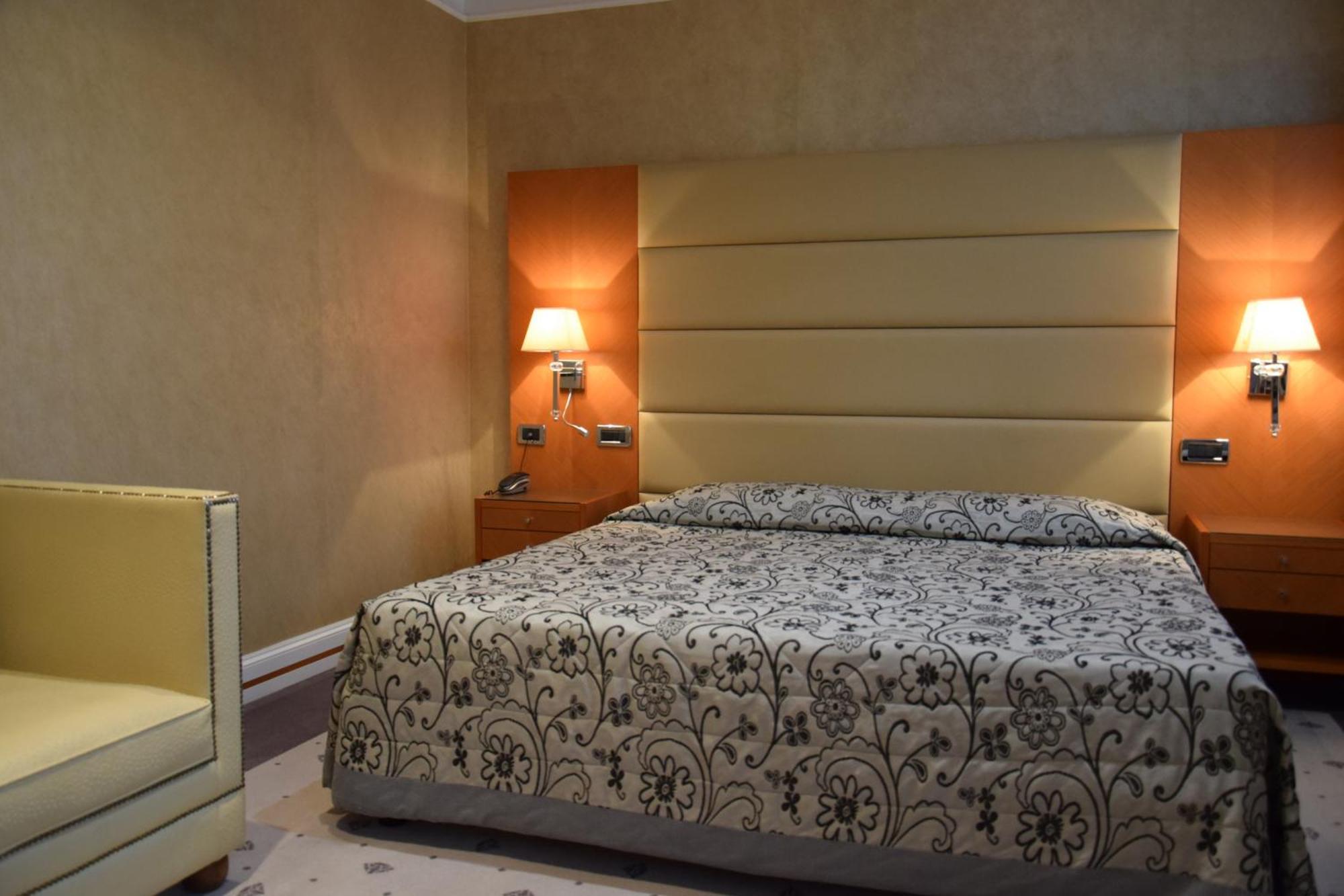 Hotel Perusia Pérouse Extérieur photo