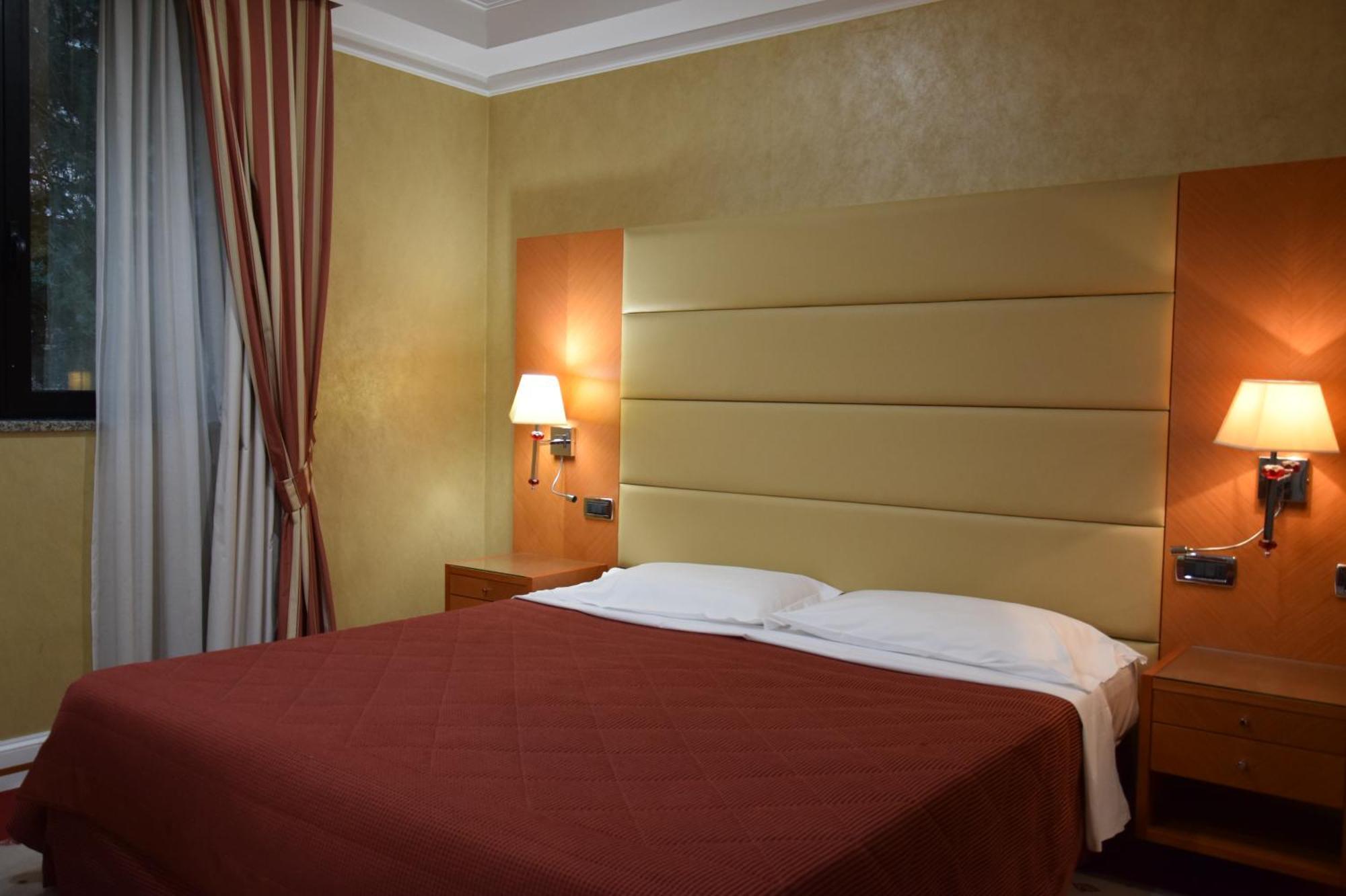 Hotel Perusia Pérouse Extérieur photo
