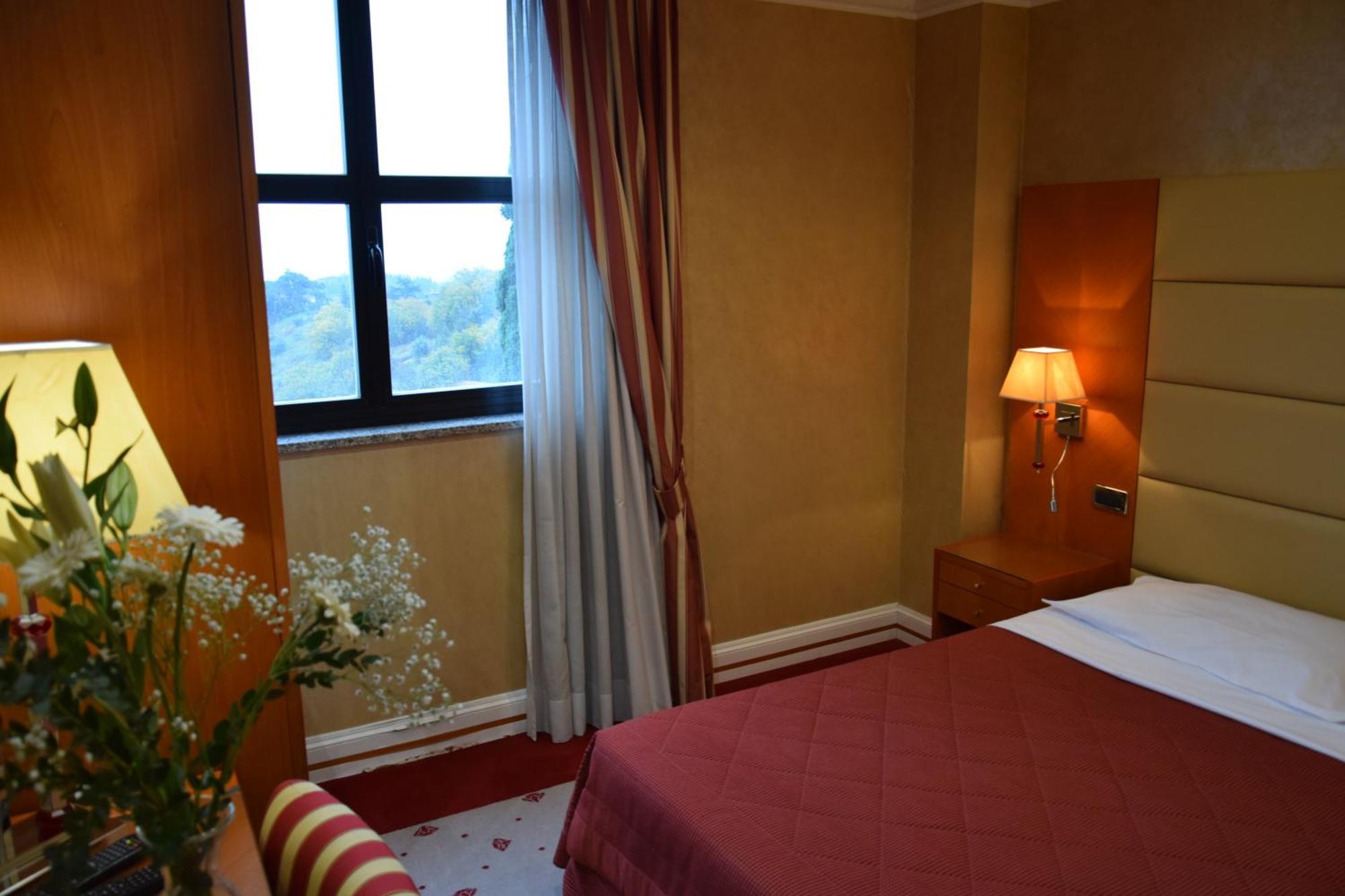 Hotel Perusia Pérouse Extérieur photo